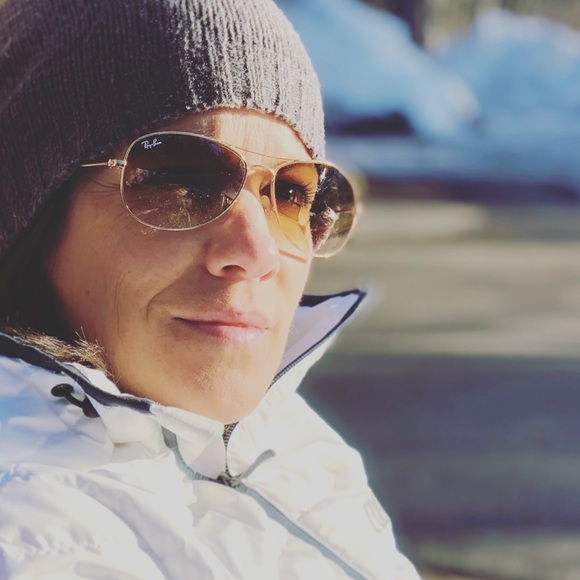 Meet your Posher, Genevieve - Picture 1 of 2